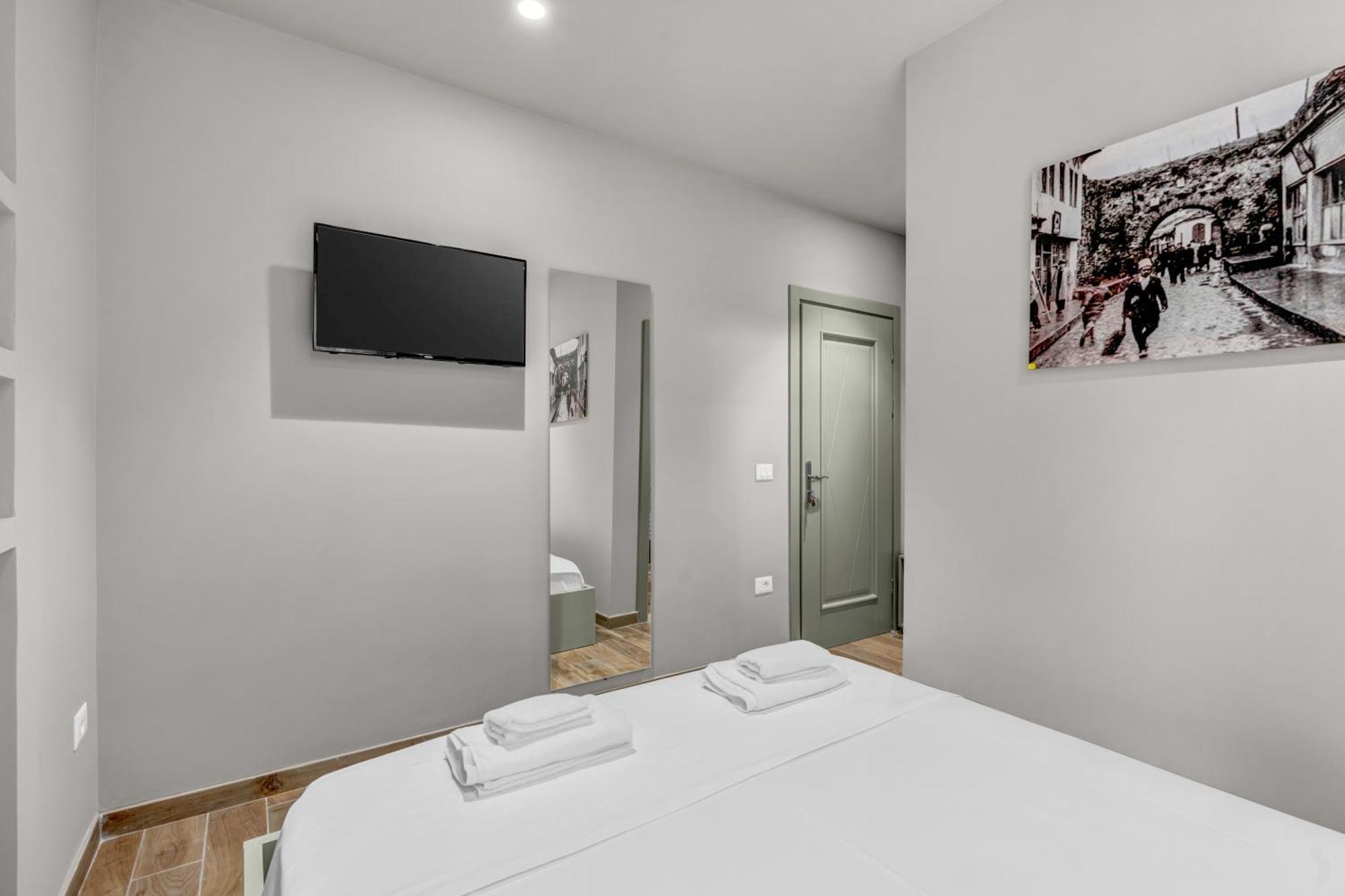 Villa Zoi A Stay To Remember I Located Inside The Castle Of Elbasan, On A Historic Roman Road Via Egnatia I Homemade Breakfast Luaran gambar