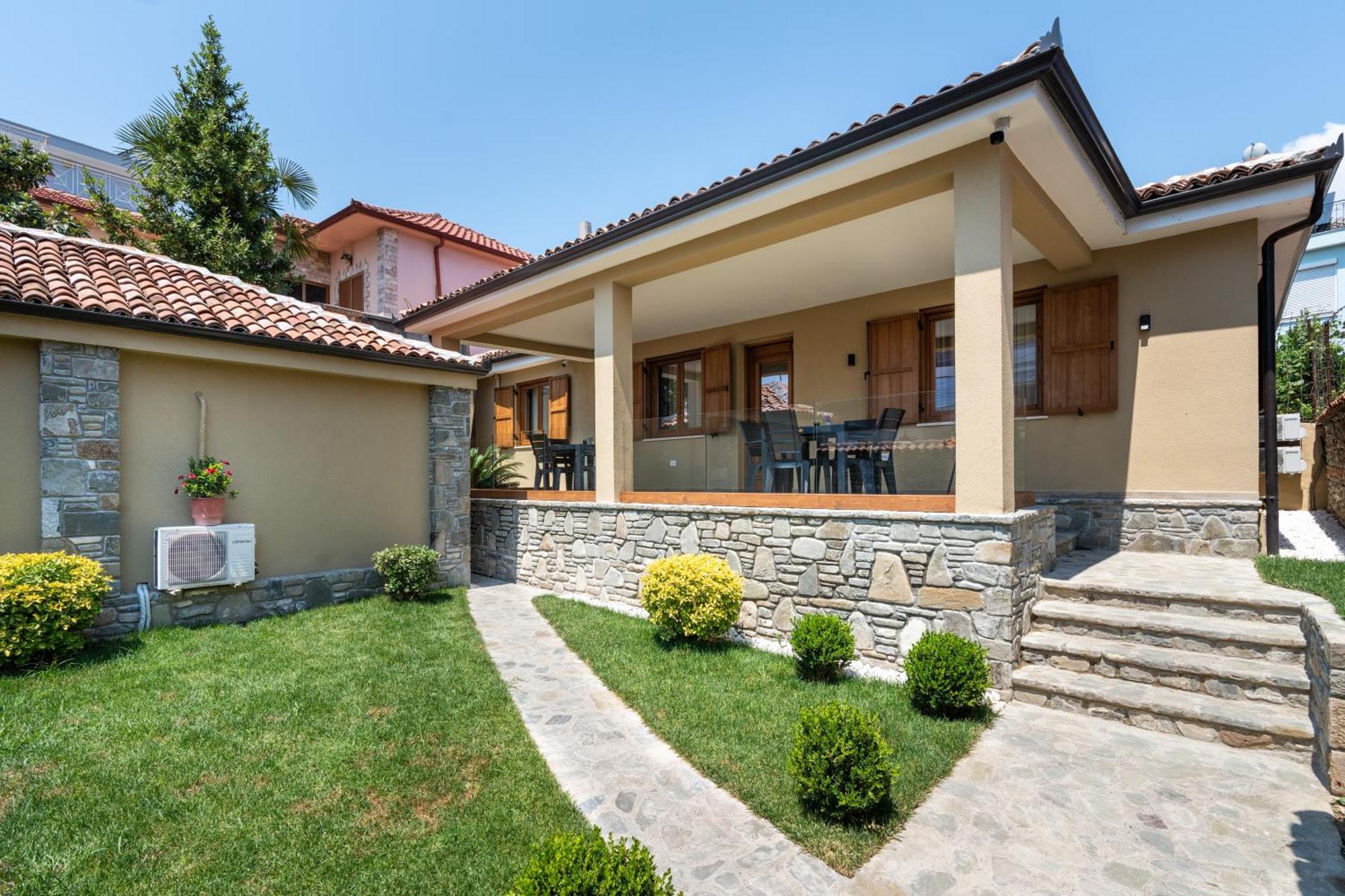 Villa Zoi A Stay To Remember I Located Inside The Castle Of Elbasan, On A Historic Roman Road Via Egnatia I Homemade Breakfast Luaran gambar