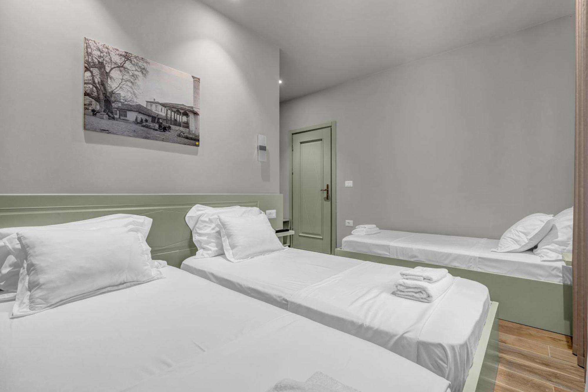 Villa Zoi A Stay To Remember I Located Inside The Castle Of Elbasan, On A Historic Roman Road Via Egnatia I Homemade Breakfast Luaran gambar